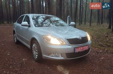 Лифтбек Skoda Octavia 2009 в Маневичах