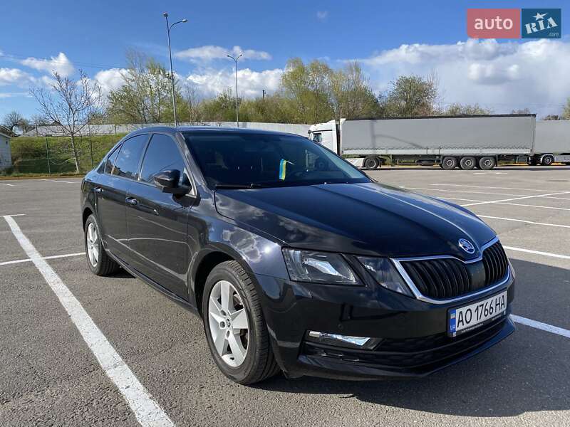 Лифтбек Skoda Octavia 2017 в Ужгороде