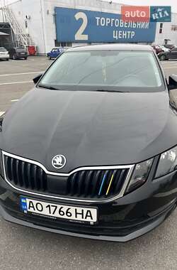 Лифтбек Skoda Octavia 2017 в Ужгороде