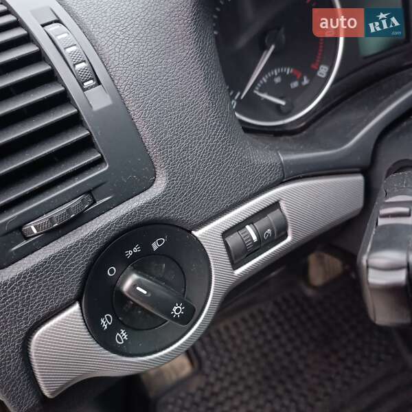 Универсал Skoda Octavia 2009 в Кельменцах