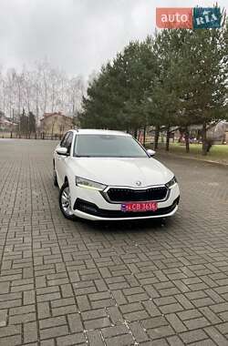 Універсал Skoda Octavia 2021 в Трускавці