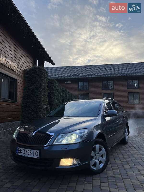 Універсал Skoda Octavia 2009 в Сарнах