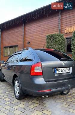 Універсал Skoda Octavia 2009 в Сарнах