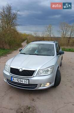 Універсал Skoda Octavia 2010 в Рокитному