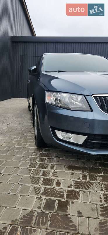 Лифтбек Skoda Octavia 2015 в Кропивницком