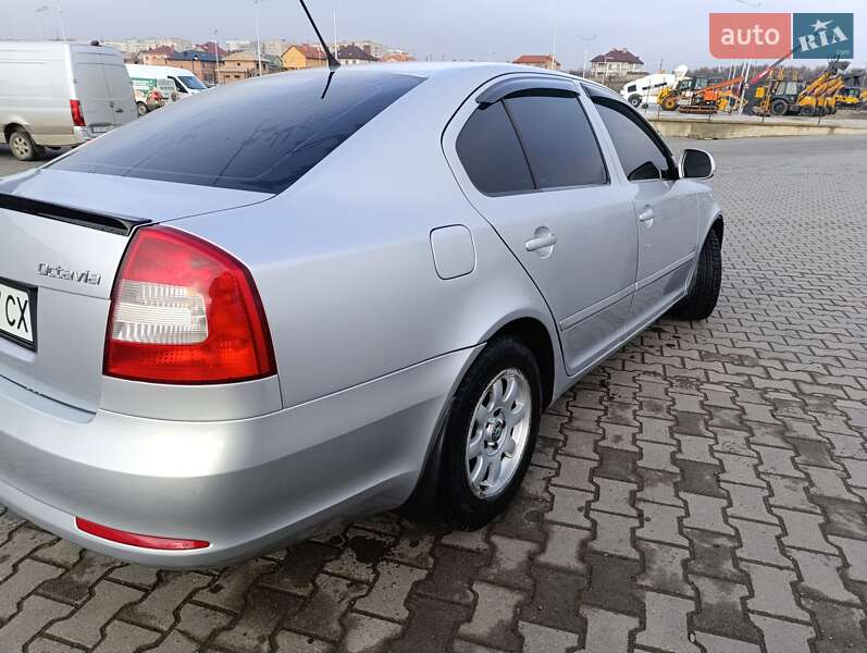 Лифтбек Skoda Octavia 2012 в Черновцах