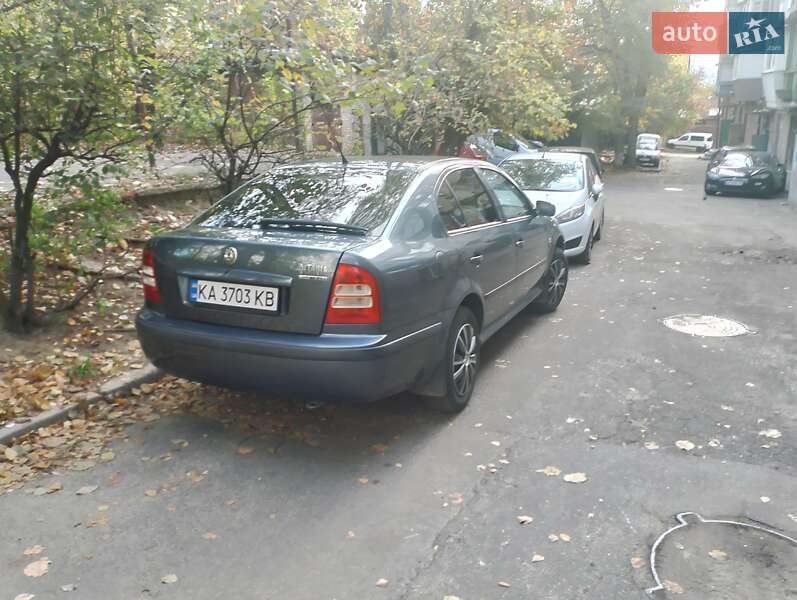 Лифтбек Skoda Octavia 2005 в Иванкове