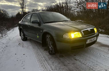 Лифтбек Skoda Octavia 2004 в Овруче