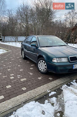 Ліфтбек Skoda Octavia 1998 в Хирові