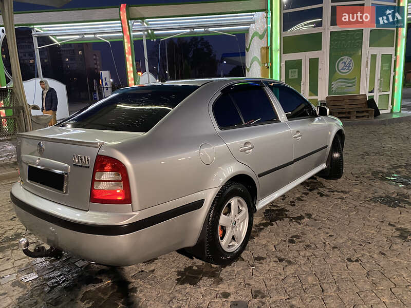 Лифтбек Skoda Octavia 2005 в Чорткове