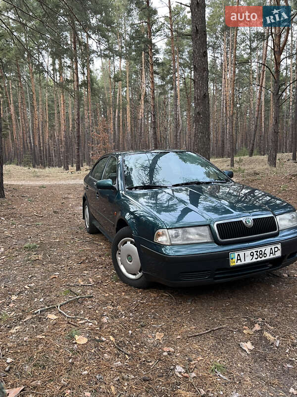 Лифтбек Skoda Octavia 1998 в 