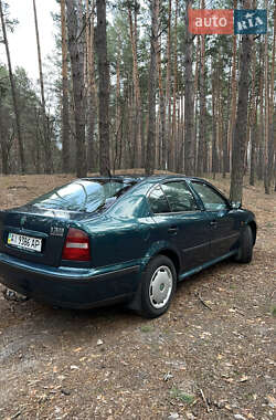 Лифтбек Skoda Octavia 1998 в 