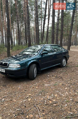 Лифтбек Skoda Octavia 1998 в 