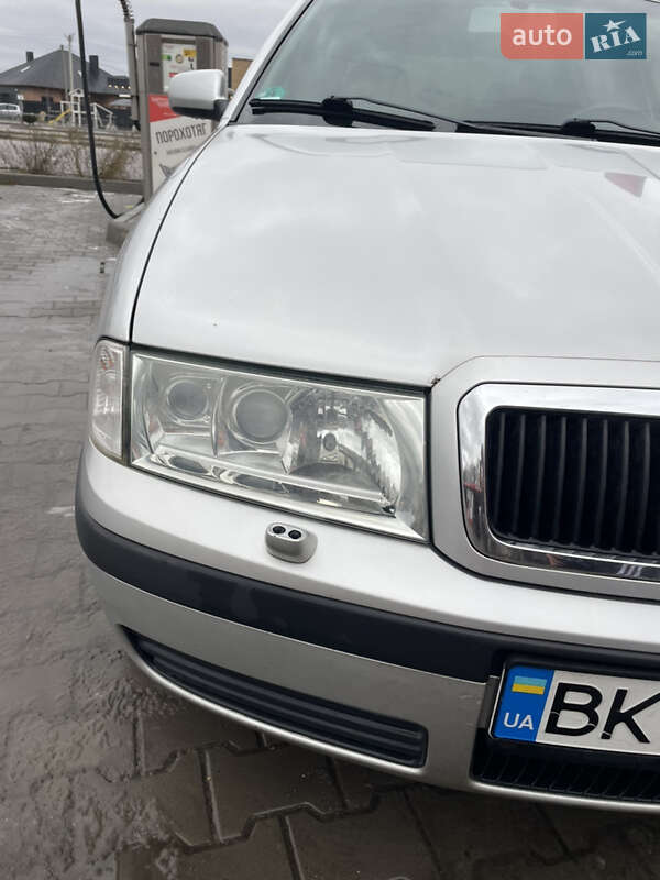 Лифтбек Skoda Octavia 2003 в Луцке