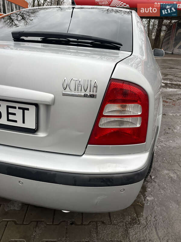 Лифтбек Skoda Octavia 2003 в Луцке