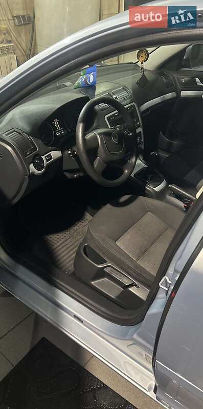 Лифтбек Skoda Octavia 2009 в Кропивницком