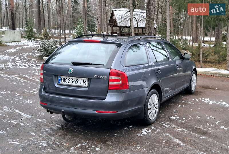 Универсал Skoda Octavia 2010 в Ровно