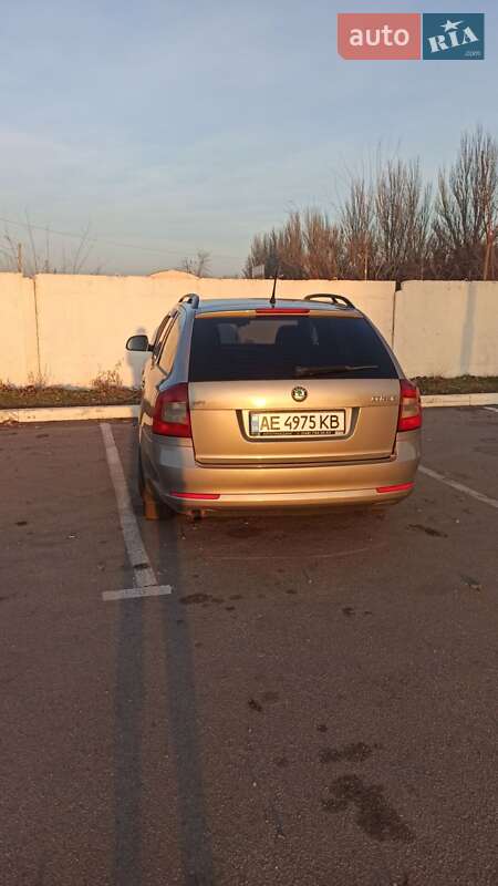 Універсал Skoda Octavia 2012 в Дніпрі