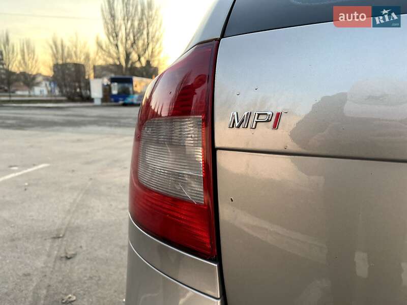 Універсал Skoda Octavia 2012 в Дніпрі