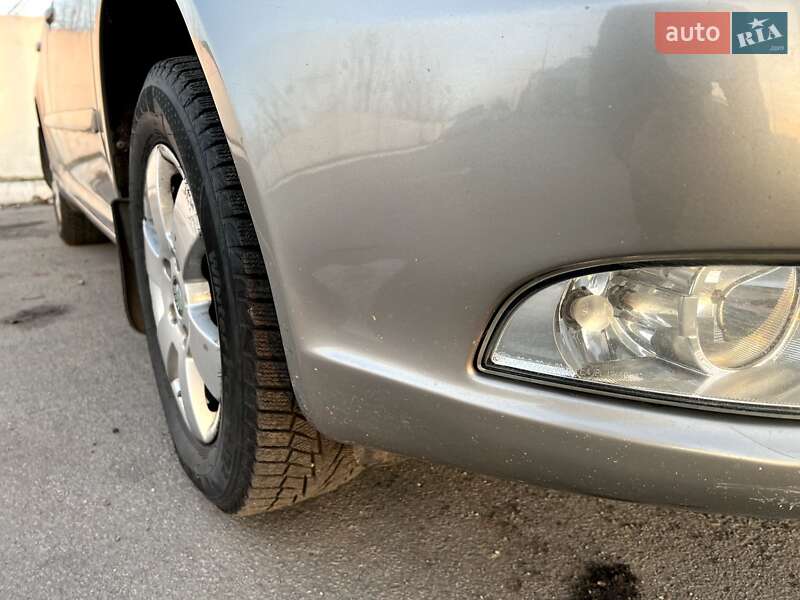 Універсал Skoda Octavia 2012 в Дніпрі