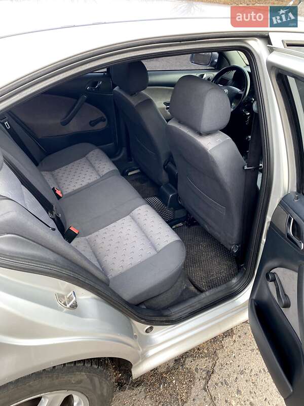 Ліфтбек Skoda Octavia 2005 в Нових Санжарах
