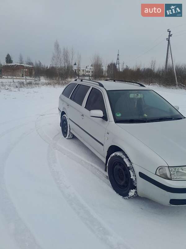 Універсал Skoda Octavia 2003 в Рокитному