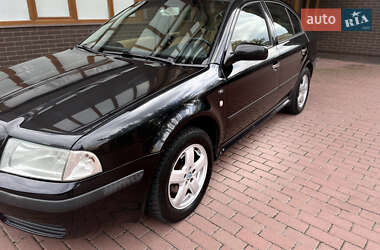 Ліфтбек Skoda Octavia 2004 в Рівному