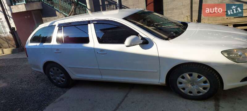 Универсал Skoda Octavia 2011 в Виноградове