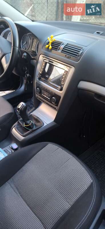 Универсал Skoda Octavia 2012 в Каменке-Бугской