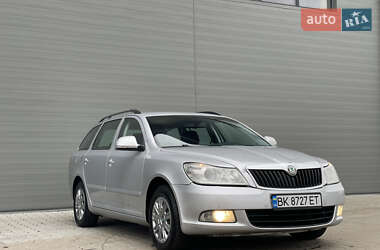 Універсал Skoda Octavia 2011 в Сарнах