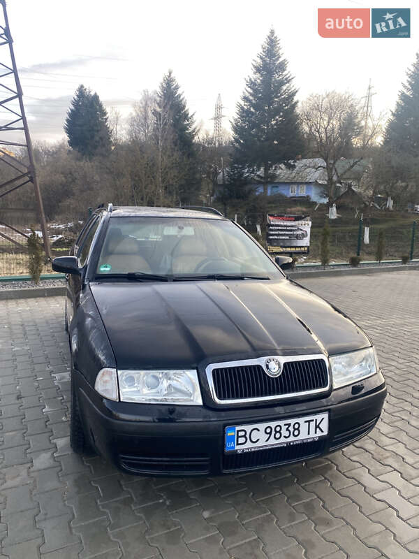 Универсал Skoda Octavia 2003 в Старом Самборе