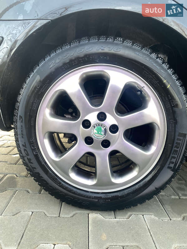 Универсал Skoda Octavia 2003 в Старом Самборе