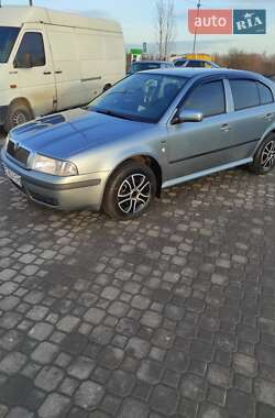 Ліфтбек Skoda Octavia 2002 в Львові