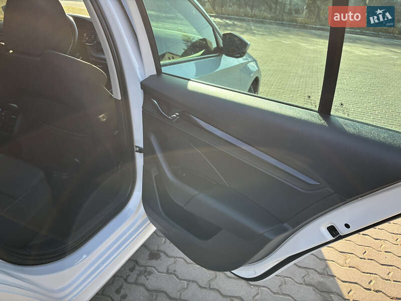 Універсал Skoda Octavia 2021 в Бродах