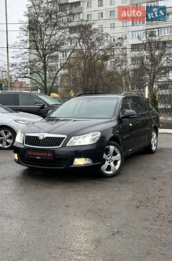 Універсал Skoda Octavia 2009 в Сумах