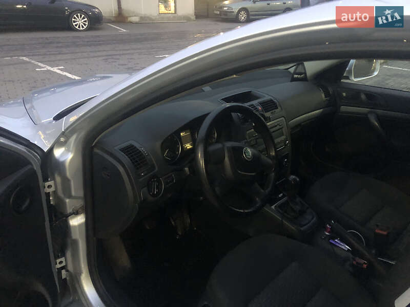 Лифтбек Skoda Octavia 2010 в Днепре