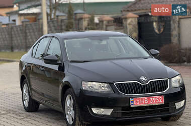 Лифтбек Skoda Octavia 2015 в Луцке