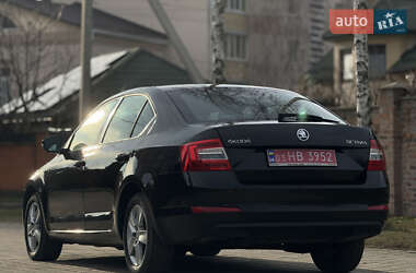 Лифтбек Skoda Octavia 2015 в Луцке