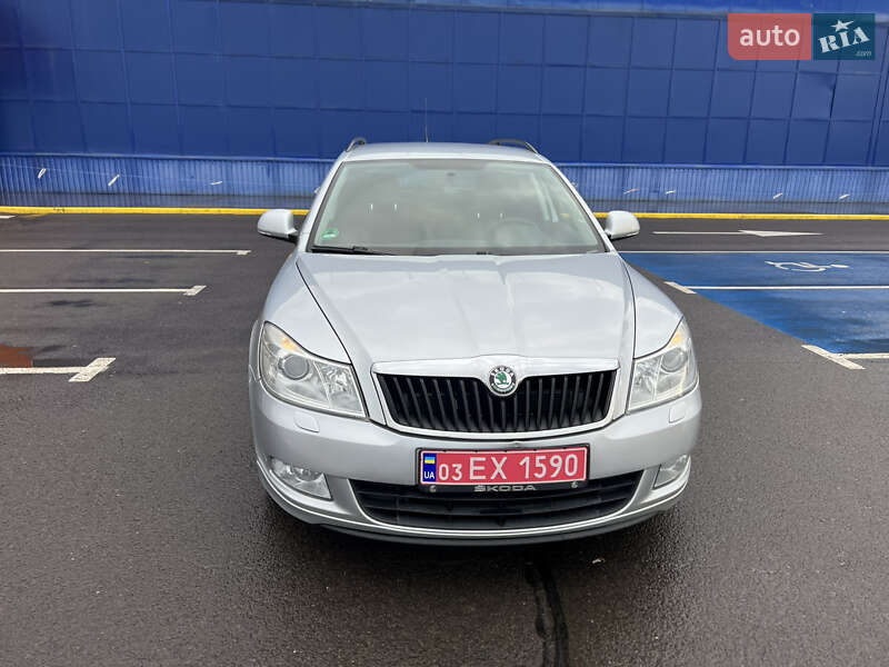 Універсал Skoda Octavia 2010 в Луцьку