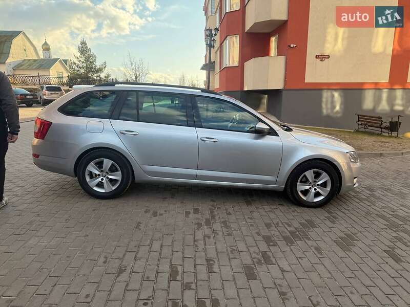 Универсал Skoda Octavia 2013 в Вараше фото 10 Универсал Skoda Octavia 2013 в Вараше