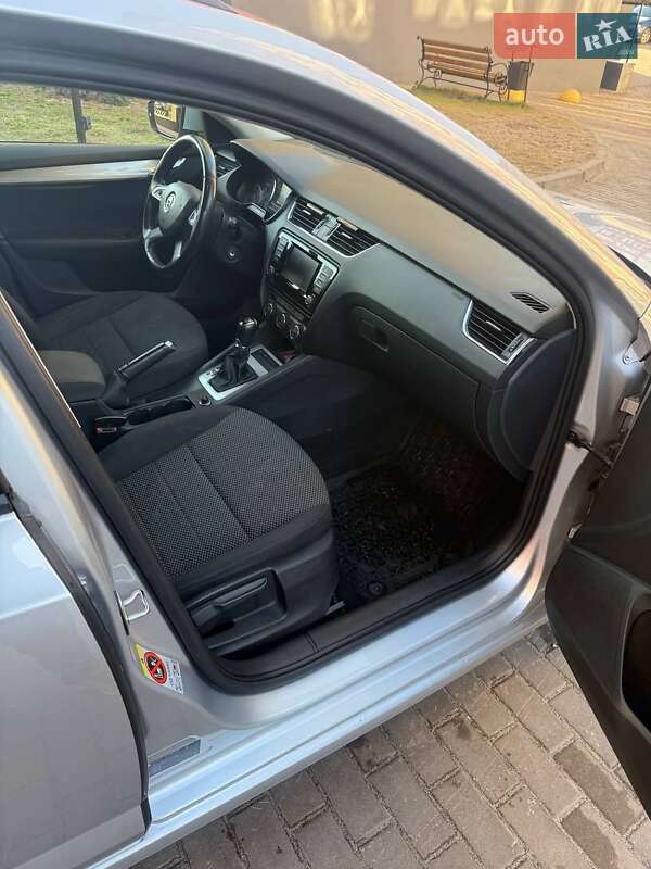 Универсал Skoda Octavia 2013 в Вараше фото 21 Универсал Skoda Octavia 2013 в Вараше