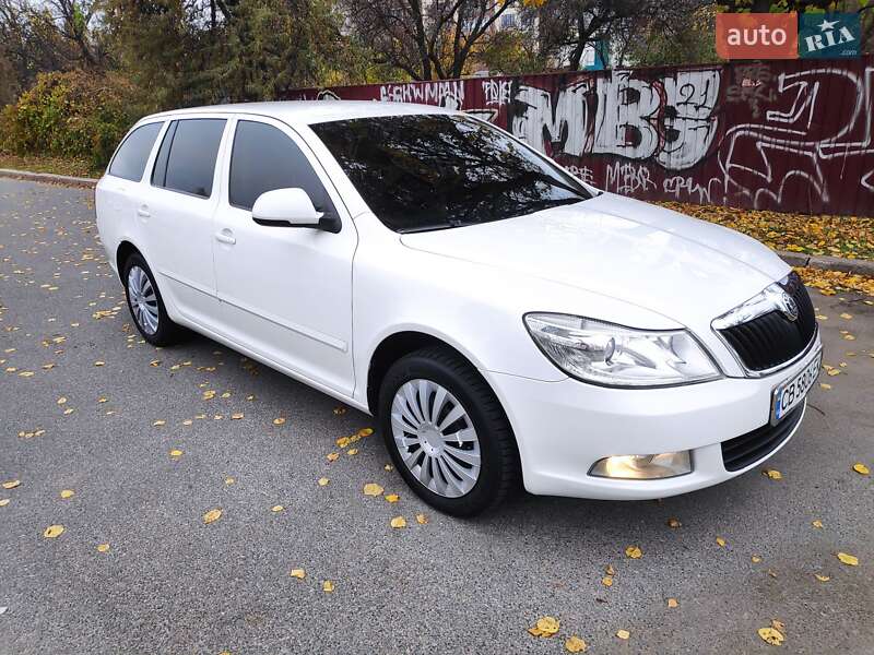 Універсал Skoda Octavia 2010 в Чернігові