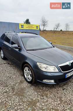 Універсал Skoda Octavia 2009 в Новояворівську