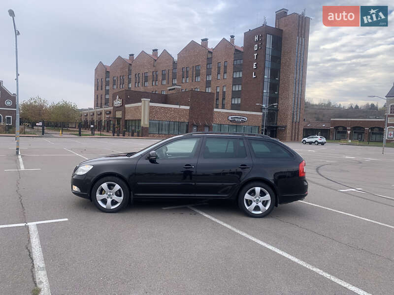 Универсал Skoda Octavia 2009 в Глевахе