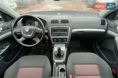 Універсал Skoda Octavia 2012 в Сумах