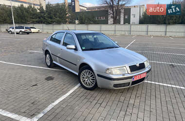 Ліфтбек Skoda Octavia 2002 в Луцьку