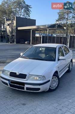 Лифтбек Skoda Octavia 2003 в Маневичах