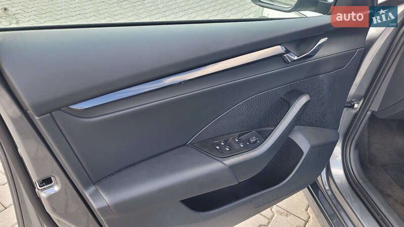 Лифтбек Skoda Octavia 2023 в Ивано-Франковске