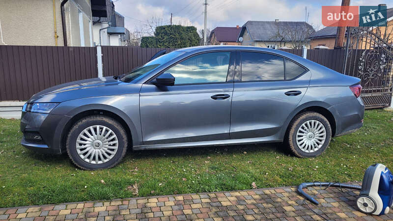 Лифтбек Skoda Octavia 2023 в Ивано-Франковске