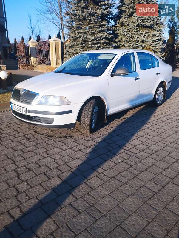 Лифтбек Skoda Octavia 2012 в Сарнах